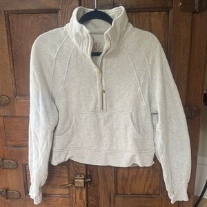 Lululemon Light Gray Half-Zip funnel neck scuba. 
Sz XS/S. Great condition!